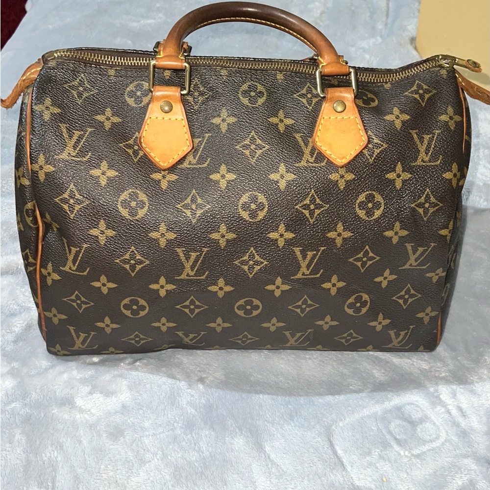 Vintage authentic Louis Vuitton Monogram Speedy 30 Bag